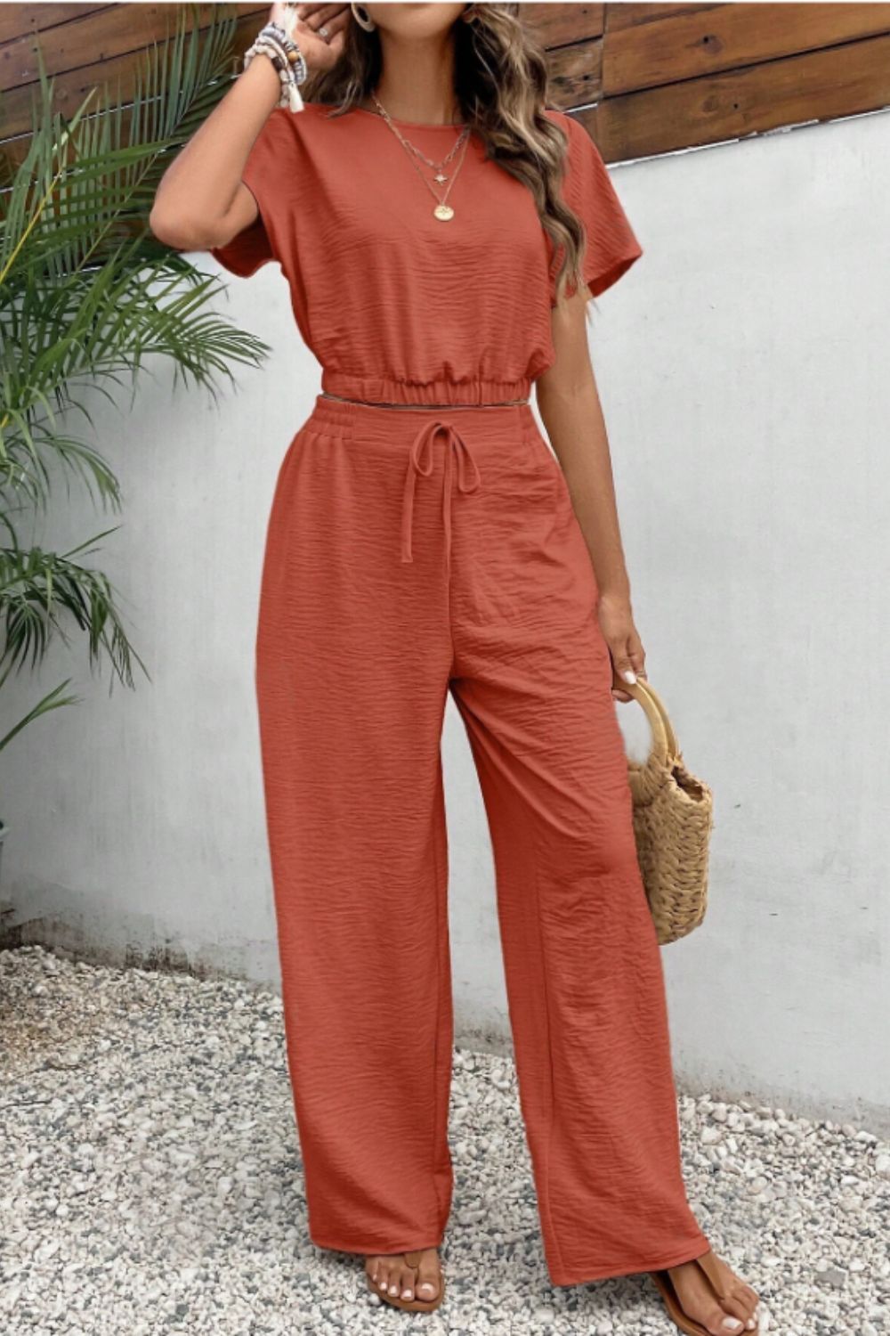 Léa | Ensemble Décontracté Femme avec Haut à Manches Courtes et Pantalon Large 4