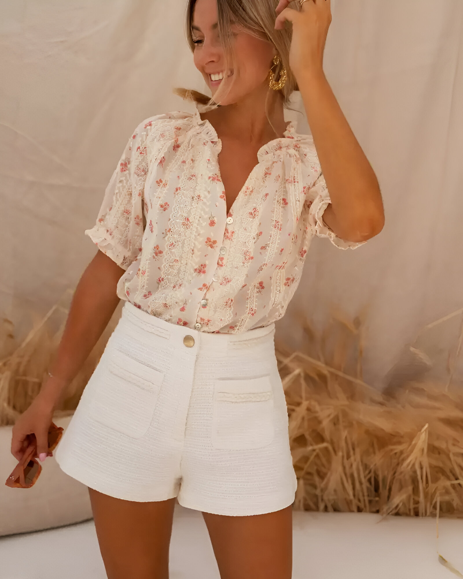 Clara | Chemisier d'été fleuri à manches courtes pour femme 1
