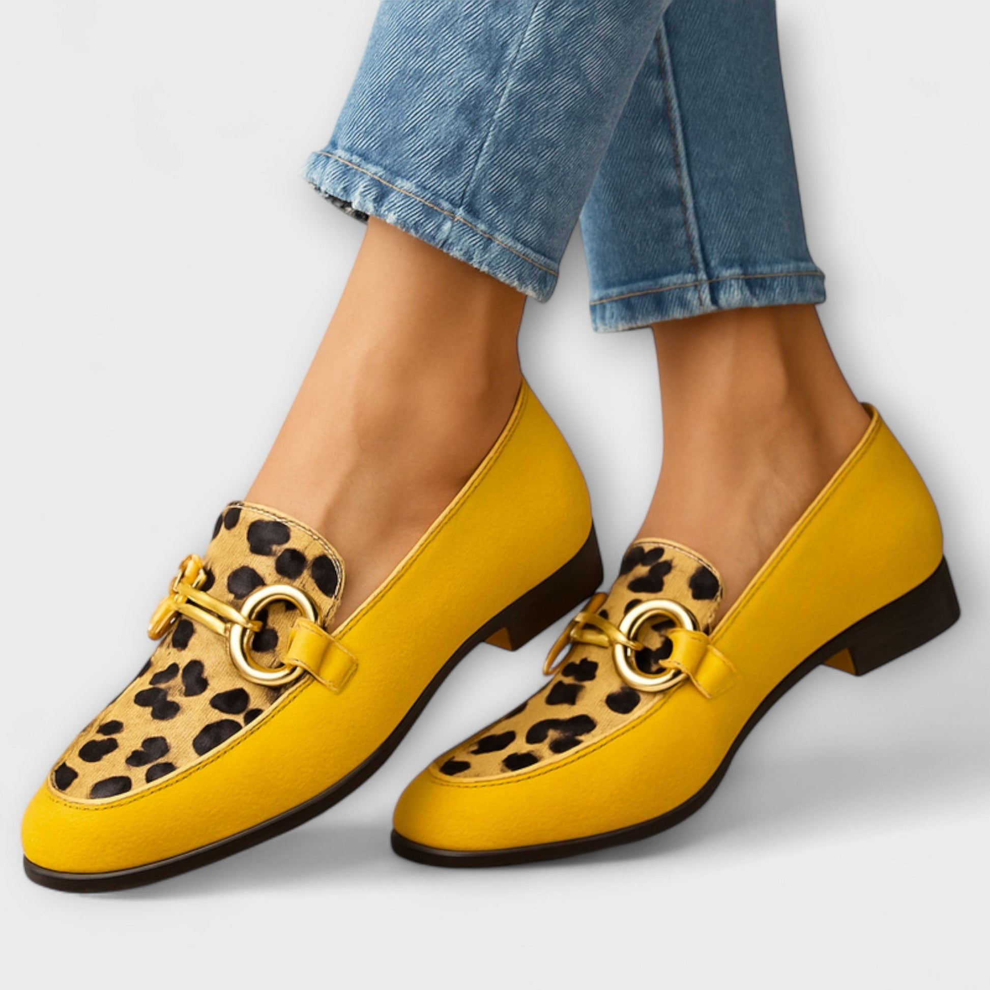 Clara | Pantoufles Femme Élégantes avec Détails Animaux et Talon Bas 0