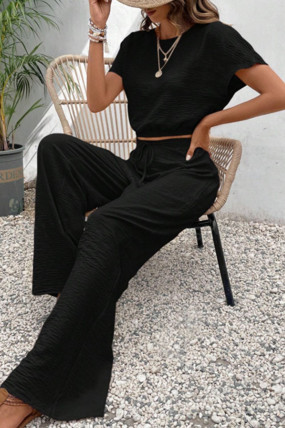 Léa | Ensemble Décontracté Femme avec Haut à Manches Courtes et Pantalon Large 3