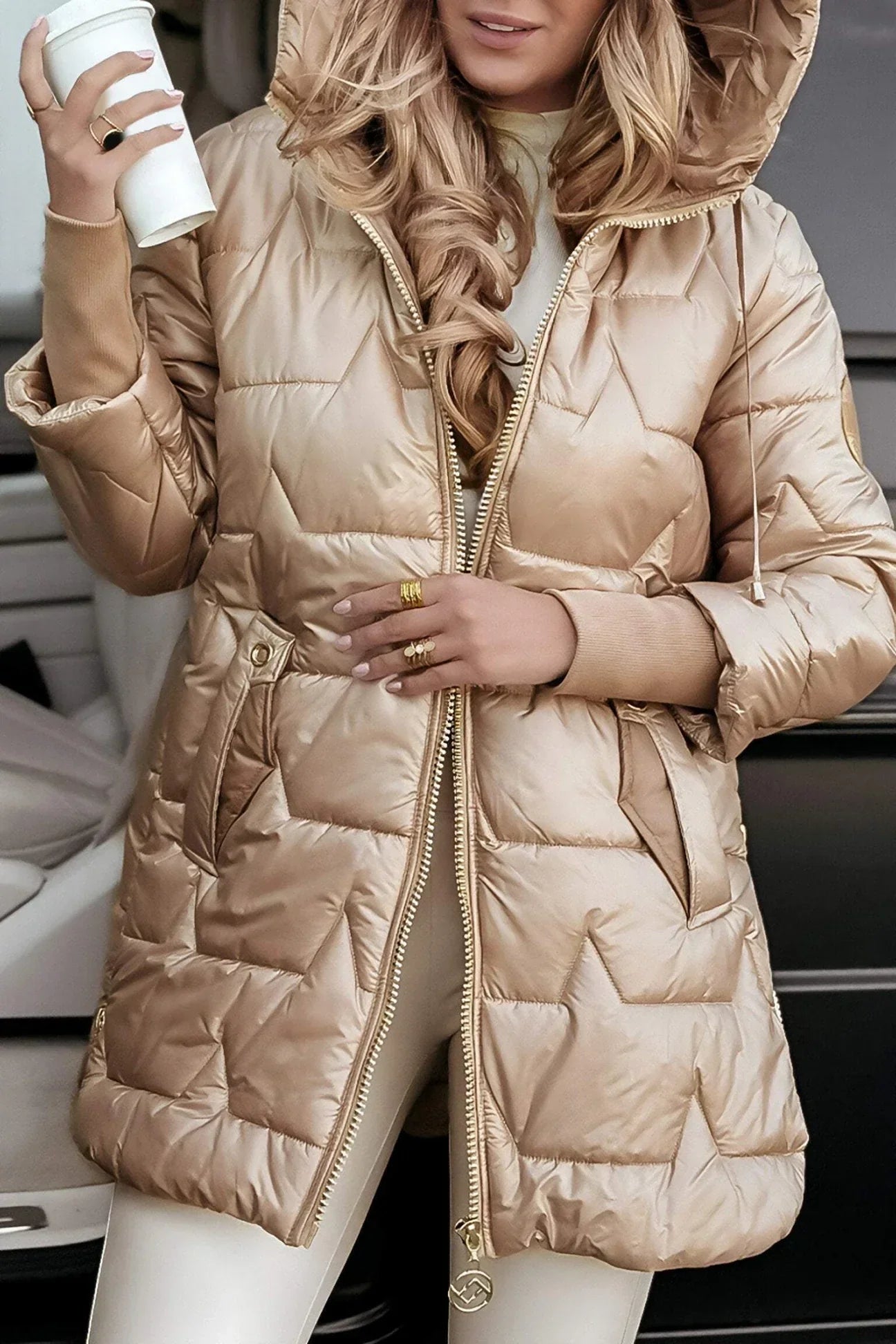 Léa | Manteau Hiver Femme Élégant avec Capuche et Doublure Rembourrée 5